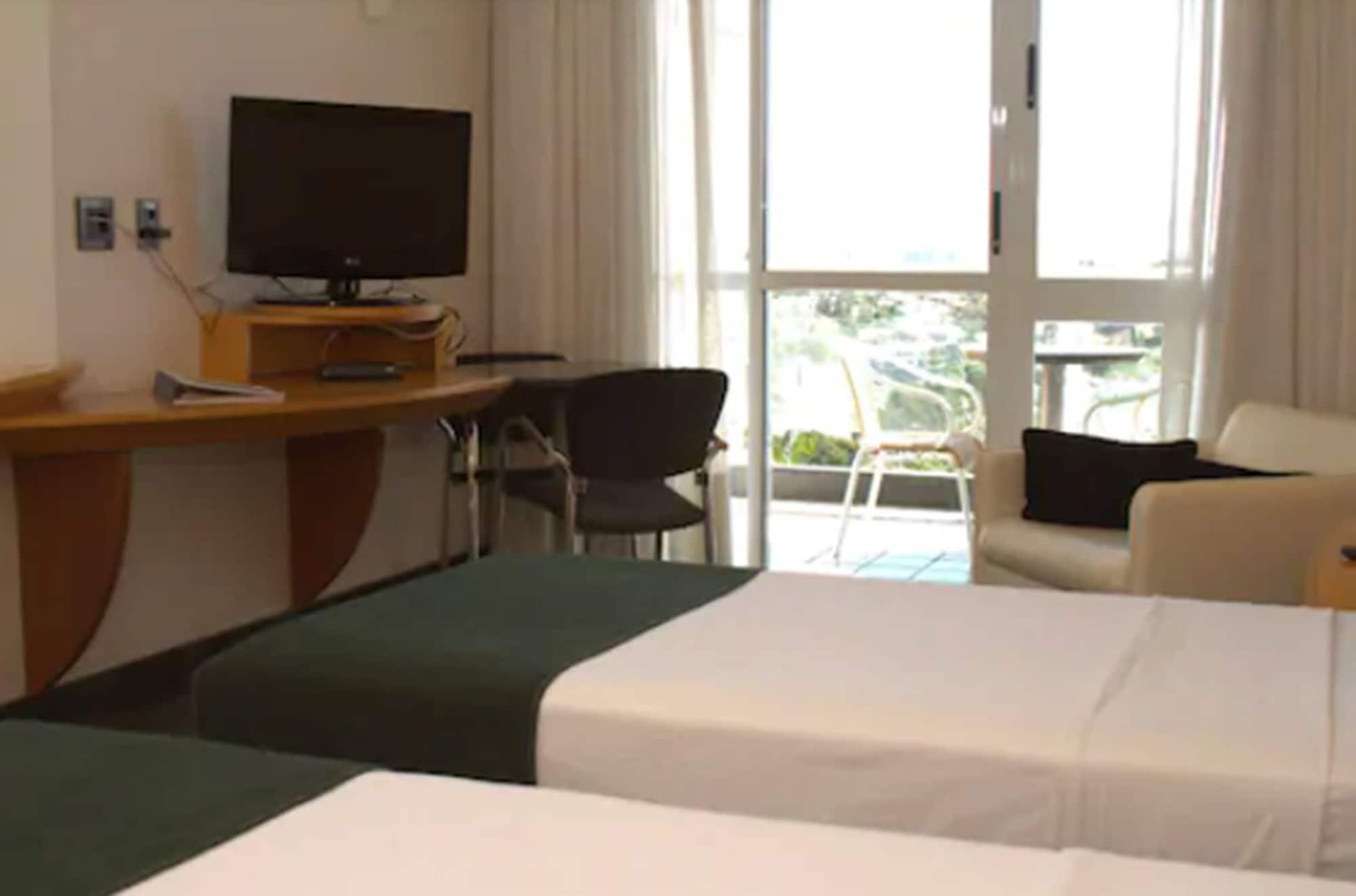 Hotel Senac Ilha Do Boi Витория Экстерьер фото A room at the hotel