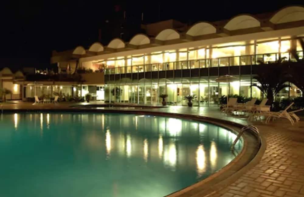 Hotel Senac Ilha Do Boi Витория Экстерьер фото The pool at the hotel