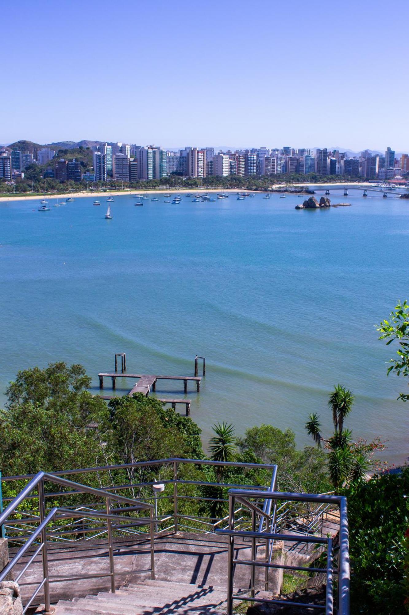 Hotel Senac Ilha Do Boi Витория Экстерьер фото View of the bay from the west